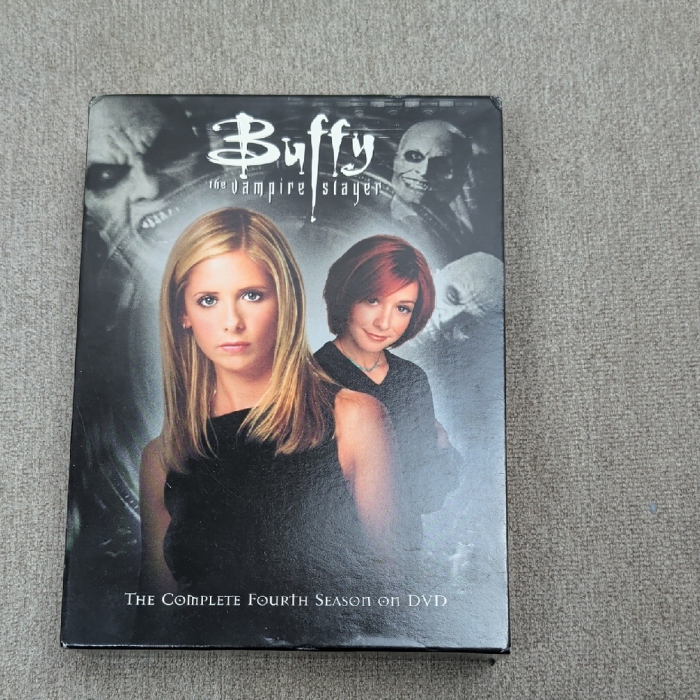 Buffy the Vampire Slayer: The Complete Fourth Season on DVD - Black Cover